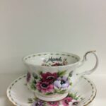 Tazza da colazione Flower Of The Month di Royal Albert