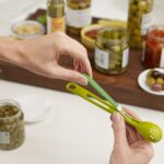 Cucchiaio Scoop&pick di Joseph Joseph