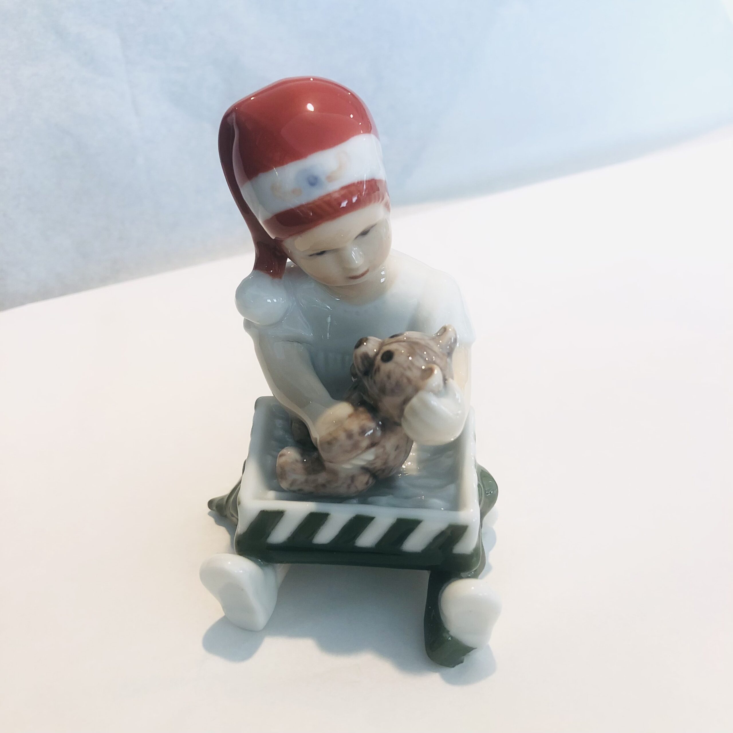 Statua Elsa con orso – Figurine Royal Copenhagen