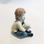 Statua Bambino con cane Paris Royal
